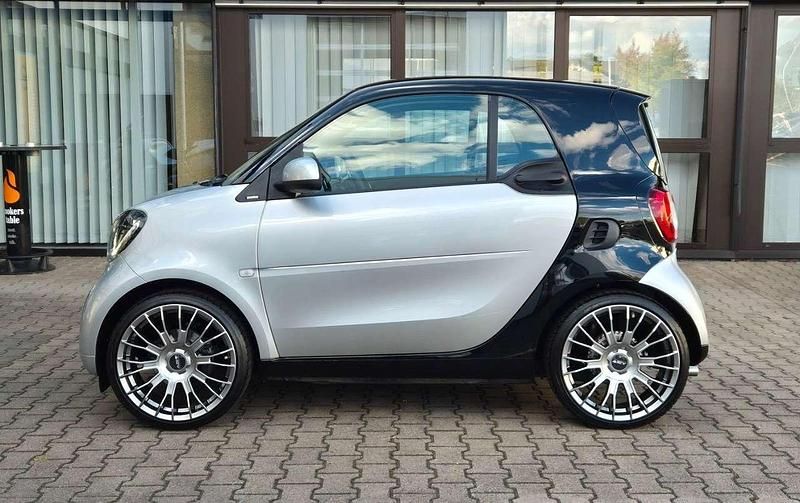 Grau Gebraucht 2017 Smart ForTwo Coupé Kleinwagen | 16.990 € (Fairer Preis) - Bild 1/4