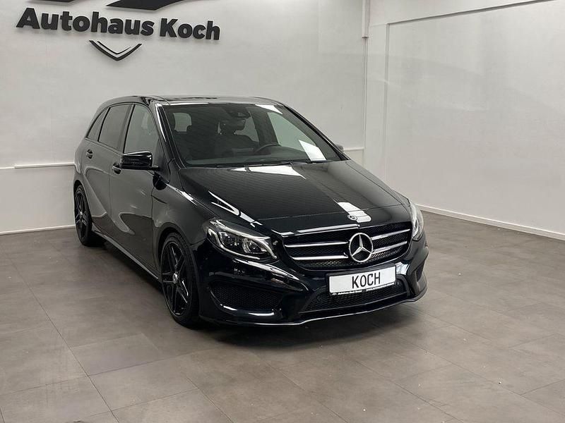 Kosmosschwarz metalliclack Gebraucht 2018 Mercedes B180 AMG line Van / Kleinbus | 18.900 € (Fairer Preis) - Bild 1/4