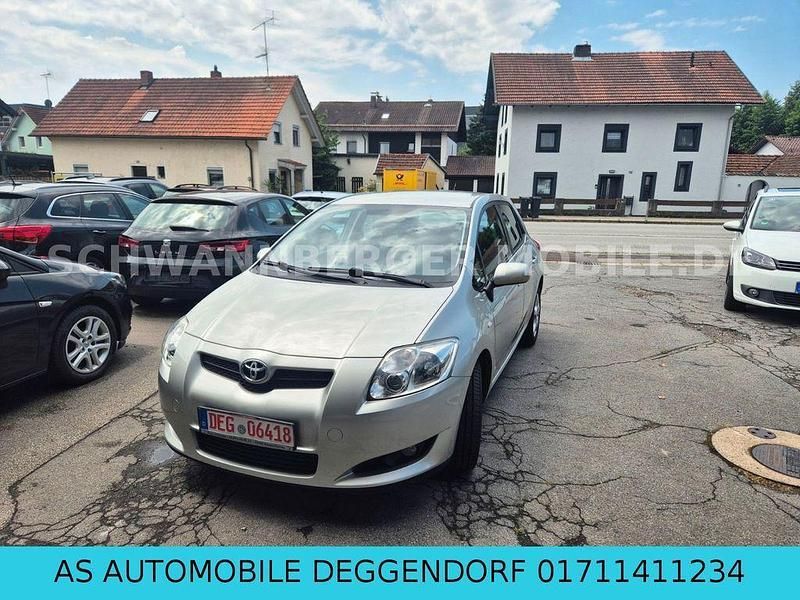 Silber Gebraucht 2009 Toyota Auris Sol Limousine | 3.000 € (Fairer Preis) - Bild 1/4