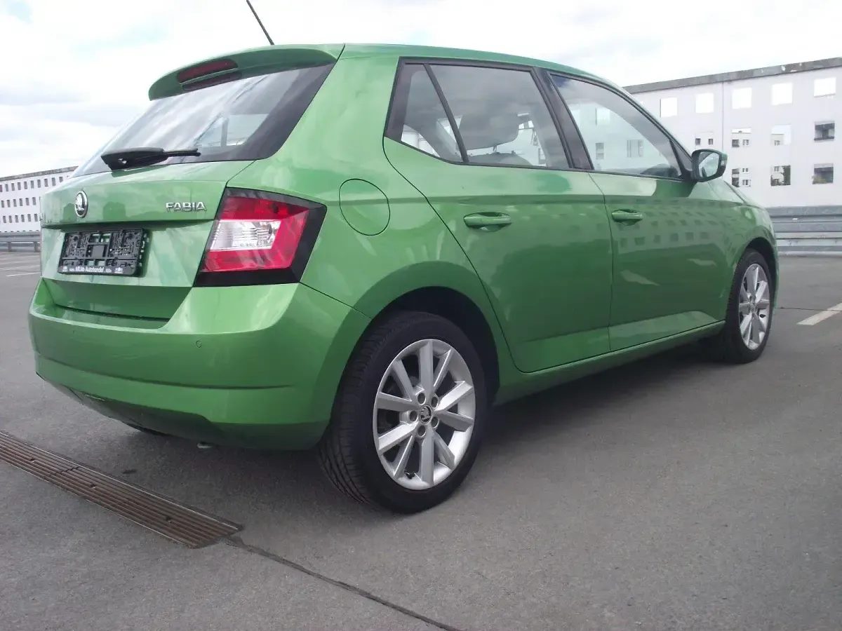 Gebraucht Skoda Fabia Style 110 PS (80 kW) 2015 Grün Kleinwagen