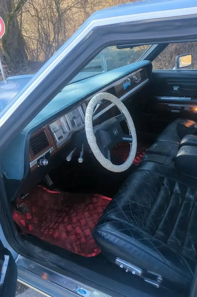 Gebraucht Ford V8 139 PS (102 kW) 1988 Blau Limousine