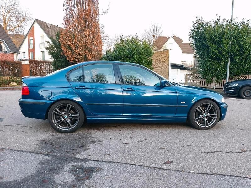 Gebraucht BMW 320 M Sport 170 PS (125 kW) 2001 Blau Limousine