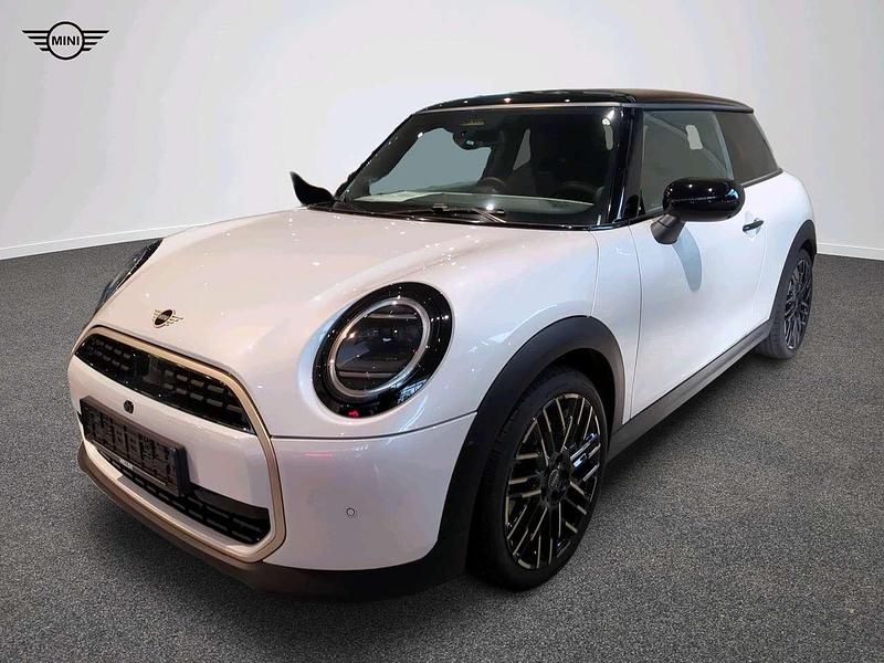 Weiß Gebraucht 2024 Mini Cooper Favoured Kleinwagen | 30.182 € (Fairer Preis) - Bild 1/4
