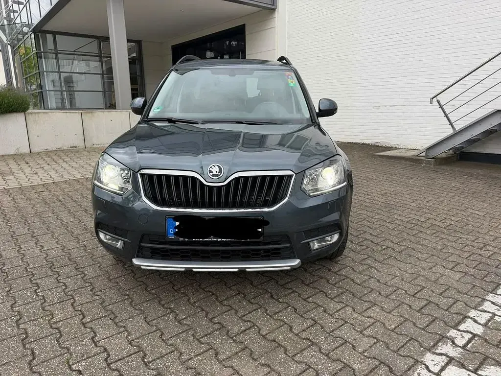Gebraucht Skoda Yeti Joy 150 PS (110 kW) 2016 Grau SUV
