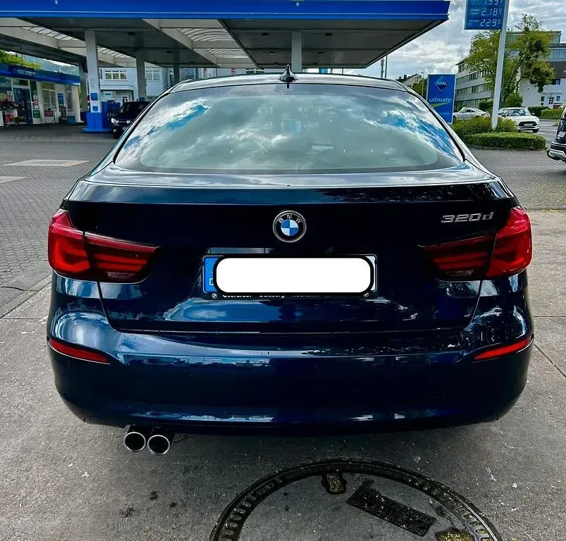 Gebraucht BMW 320 Gran Turismo 190 PS (139 kW) 2019 Blau Limousine