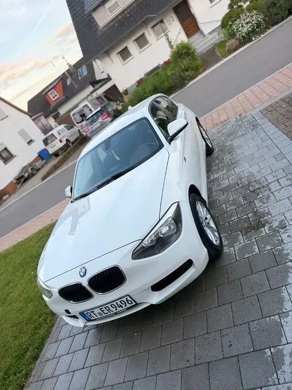 Gebraucht BMW 116 Sport Line 136 PS (100 kW) 2015 Weiß Kleinwagen