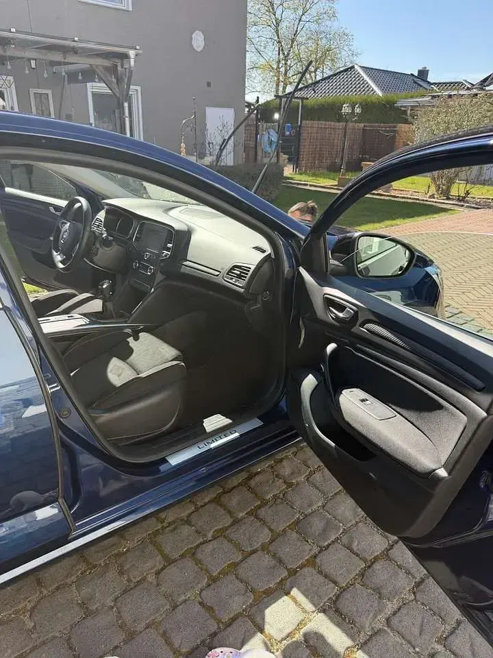Gebraucht Renault Mégane LIMITED 140 PS (102 kW) 2020 Kleinwagen