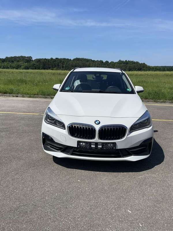 Weiß Gebraucht 2020 BMW 225 Advantage Van / Kleinbus | 19.100 € (Guter Preis) - Bild 1/4