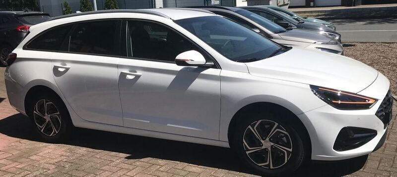 Weiß Neu 2024 Hyundai i30 Trend Kombi | 24.790 € (Fairer Preis) - Bild 1/4