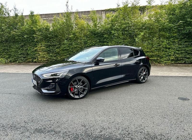Gebraucht Ford Focus ST 280 PS (205 kW) 2022 Schwarz Limousine