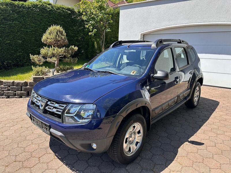 Blau Gebraucht 2014 Dacia Duster Lauréate SUV | 10.750 € (Teuer) - Bild 1/4
