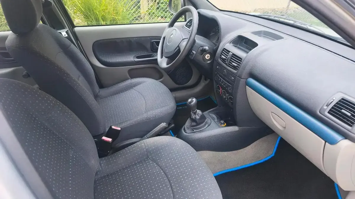 Gebraucht Renault Clio 75 PS (55 kW) 2004 Silber Kleinwagen