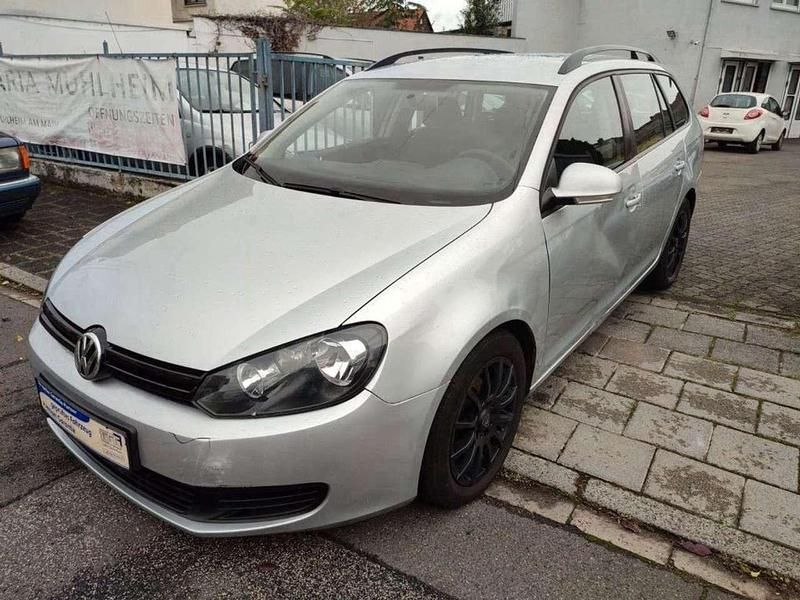 Gebraucht VW Golf VI Trendline 105 PS (77 kW) 2011 Reflexsilber metallic Kleinwagen