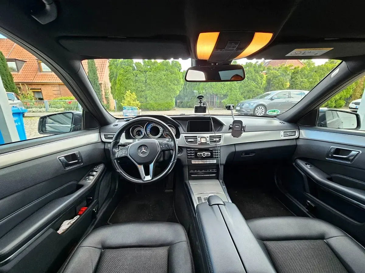Gebraucht Mercedes E250 Avantgarde 204 PS (150 kW) 2013 Blau Limousine