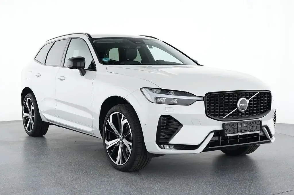 Gebraucht Volvo XC60 Plus 197 PS (144 kW) 2024 Weiß SUV