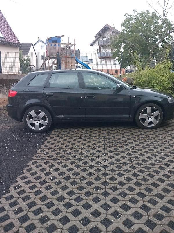 Schwarz Gebraucht 2004 Audi A3 Sportback Limousine | 3.000 € (Fairer Preis) - Bild 1/4
