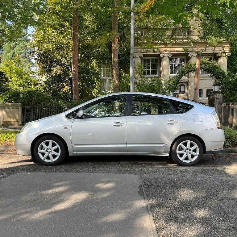 Silber Gebraucht 2007 Toyota Prius Sol Kleinwagen | 3.900 € (Fairer Preis) - Bild 1/4