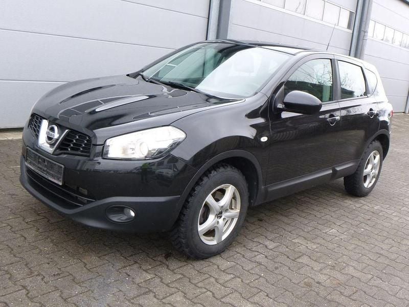 Gebraucht Nissan Qashqai Acenta 131 PS (96 kW) 2012 Schwarz SUV