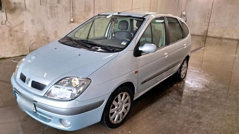 Silber Gebraucht 2001 Renault Scénic Van / Kleinbus | 2.600 € (Teuer) - Bild 1/4