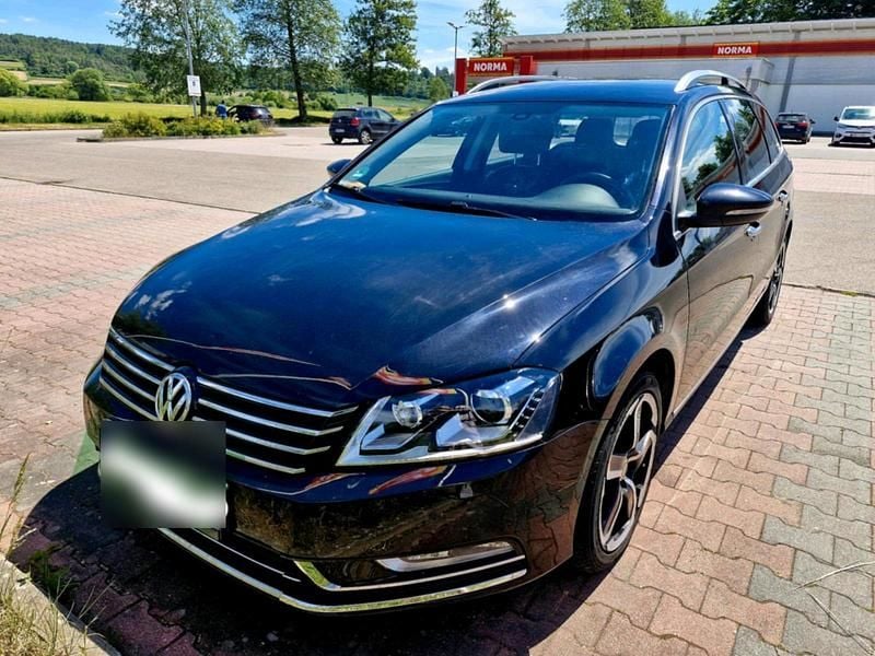 Schwarz Gebraucht 2011 VW Passat Kombi | 6.000 € (Fairer Preis) - Bild 1/4