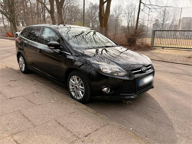 Gebraucht Ford Focus Titanium 116 PS (85 kW) 2014 Schwarz Kombi
