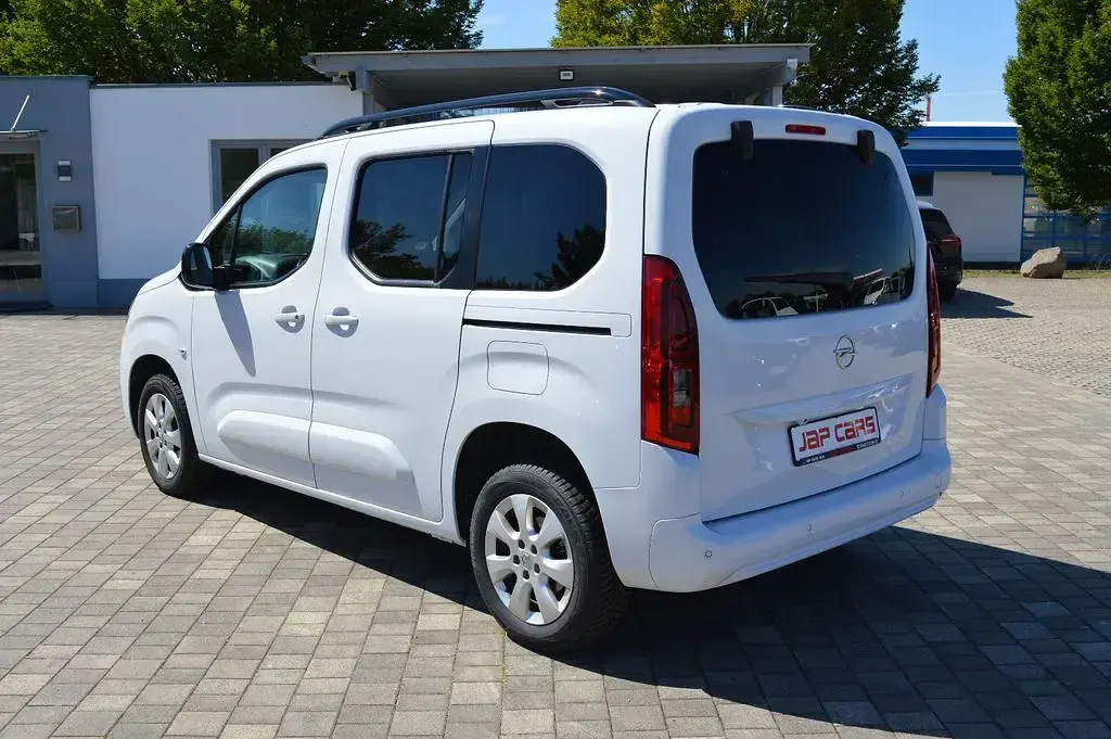 Gebraucht Opel Combo Life Ultimate 131 PS (96 kW) 2023 Jadeweiß Van / Kleinbus