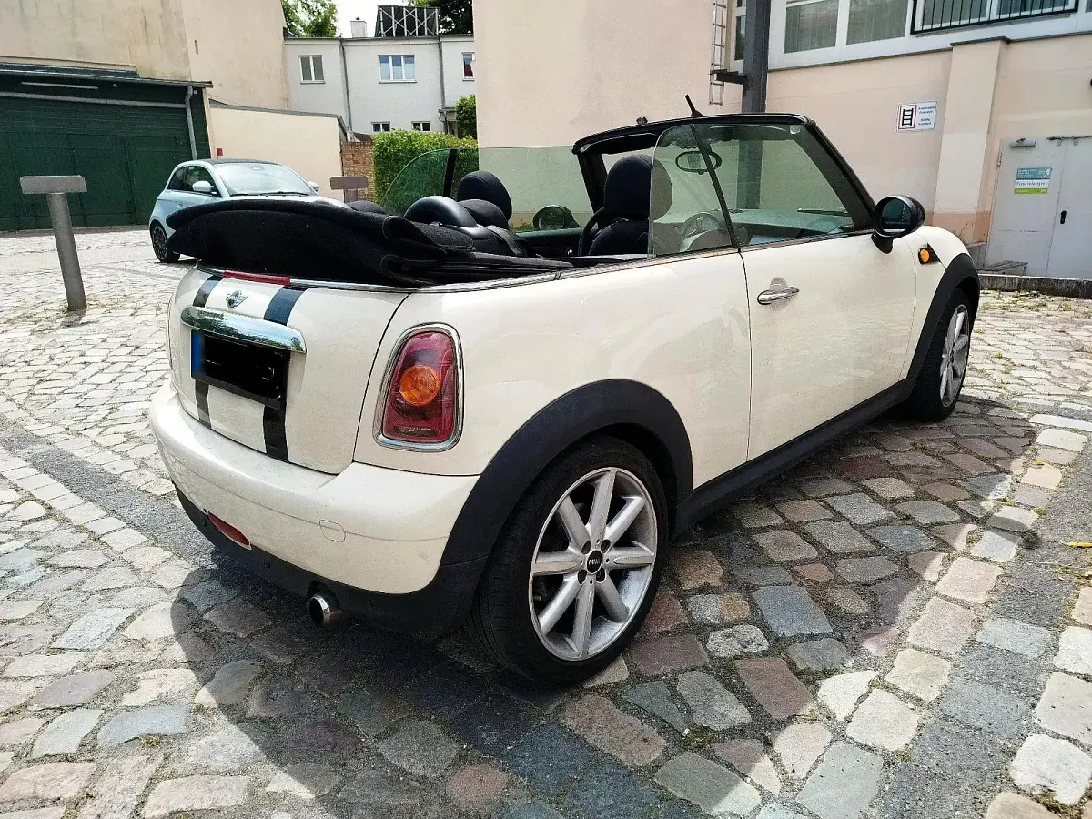 Gebraucht Mini Cooper Cabriolet 120 PS (88 kW) 2009 Weiß Cabrio