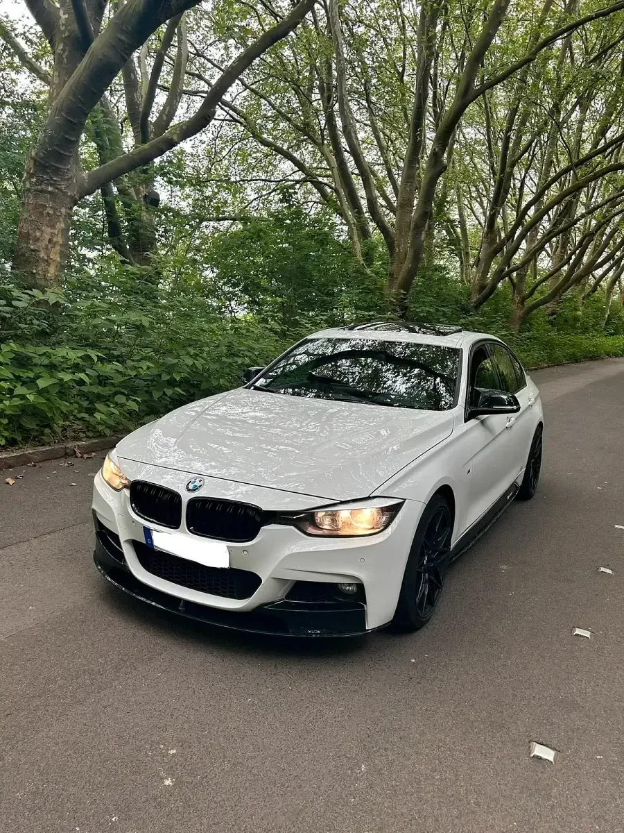 Gebraucht BMW 320 184 PS (135 kW) 2013 Weiß Limousine