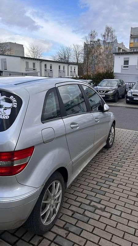 Gebraucht Mercedes B180 116 PS (85 kW) 2010 Van / Kleinbus