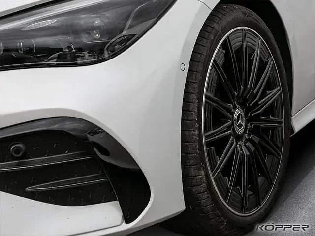 Gebraucht Mercedes 220 AMG Line Premium Plus 197 PS (144 kW) 2024 Coupé