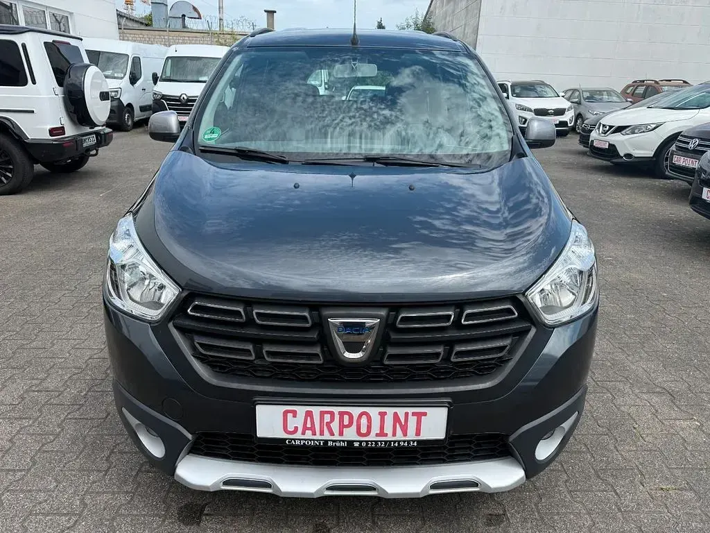 Gebraucht Dacia Lodgy Stepway 116 PS (85 kW) 2021 Grau Van / Kleinbus
