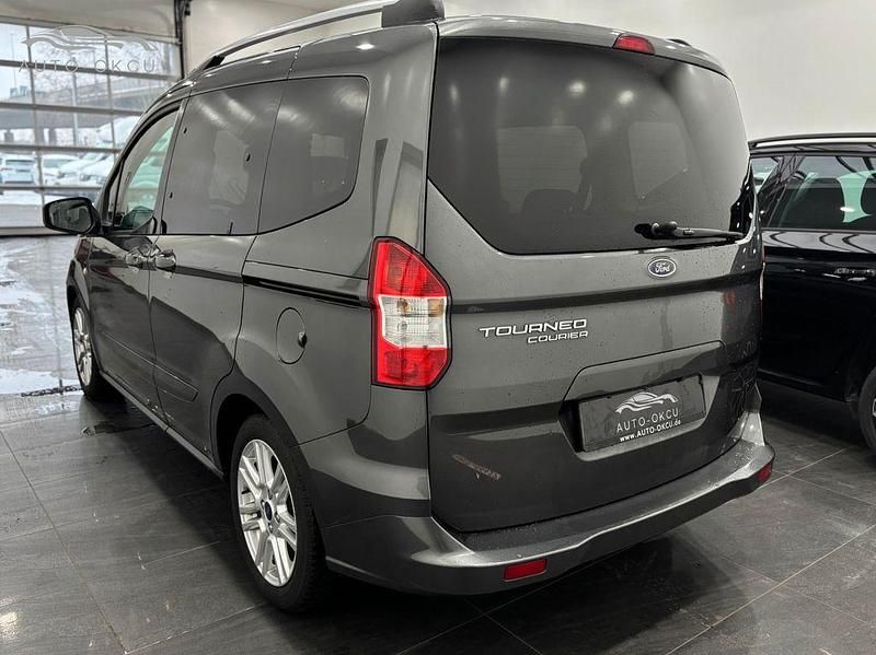 Gebraucht Ford Tourneo Courier Titanium 101 PS (74 kW) 2019 Grau Van / Kleinbus