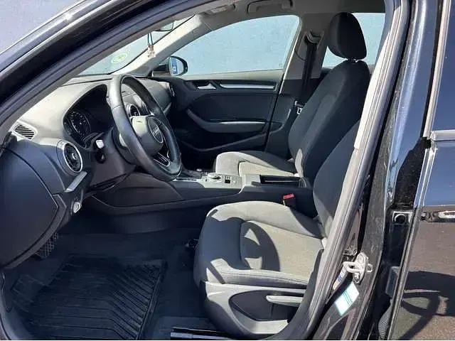 Gebraucht Audi A3 Sportback 116 PS (85 kW) 2018 Mythosschwarz metallic Kleinwagen