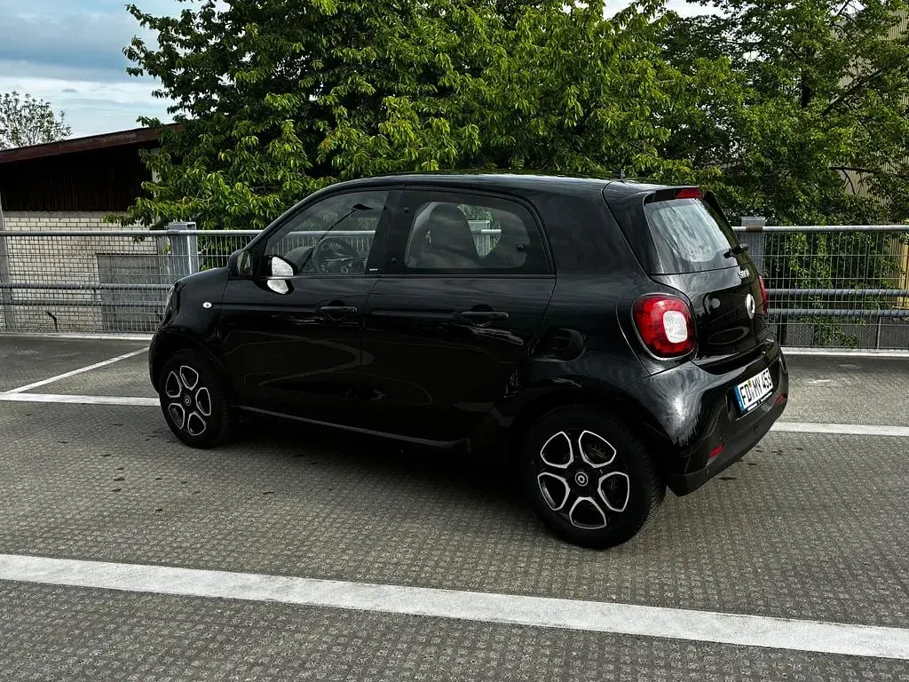 Gebraucht Smart ForFour Passion 71 PS (52 kW) 2018 Schwarz Kleinwagen
