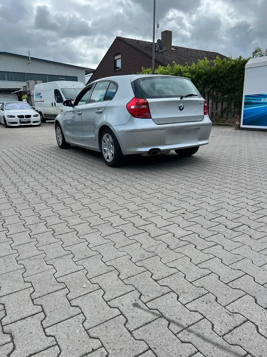 Gebraucht BMW 116 122 PS (89 kW) 2008 Silber Kleinwagen