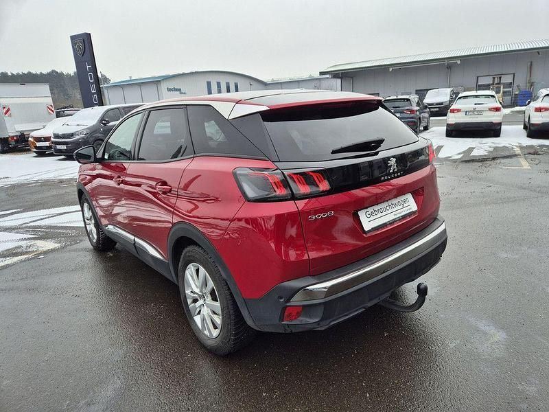 Gebraucht Peugeot 3008 Allure 131 PS (96 kW) 2023 Rot SUV