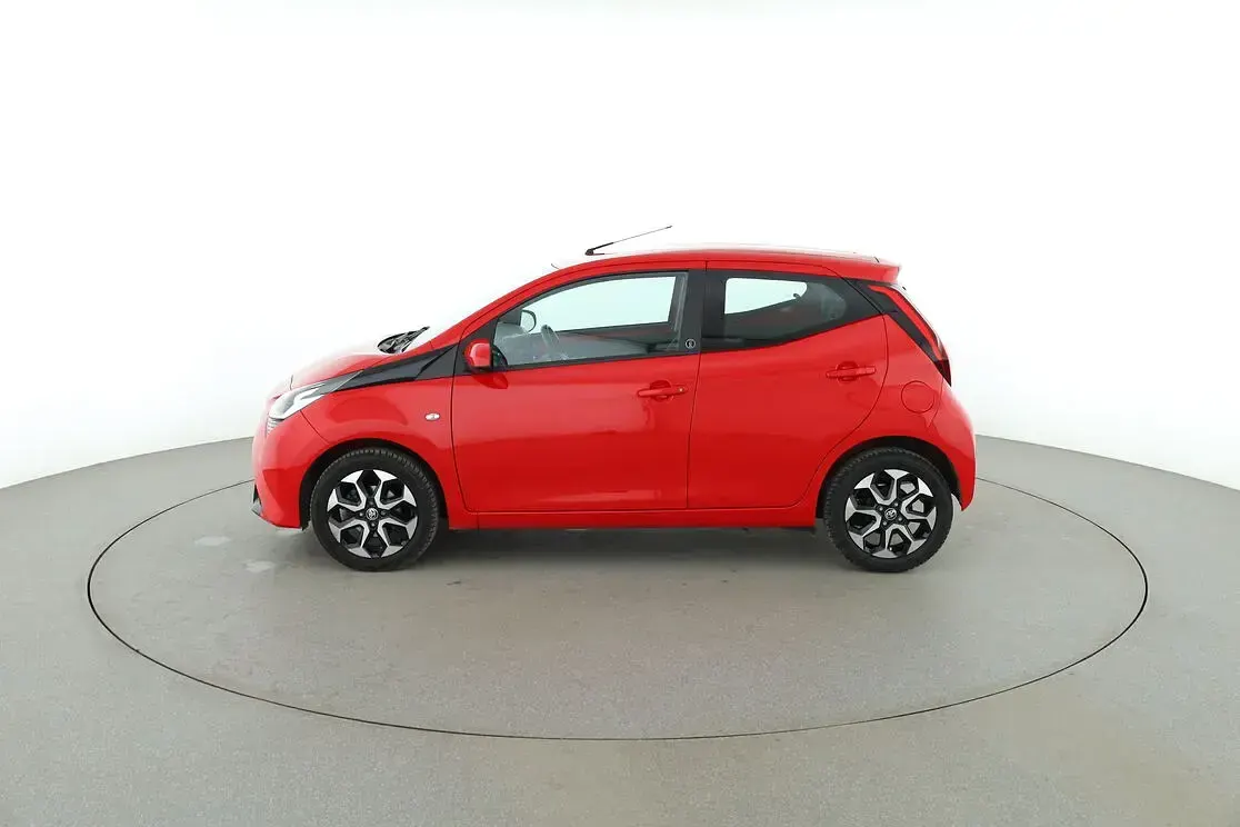 Gebraucht Toyota Aygo X-play 72 PS (52 kW) 2020 Rot Kleinwagen