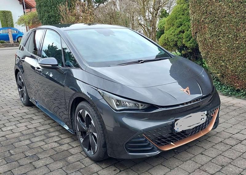 Second-hand Cupra Born 150 kW (204 CP) 2022 Negru Hatchback