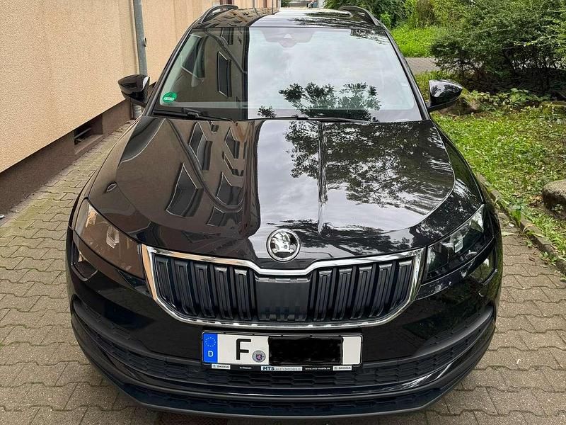 Schwarz Gebraucht 2019 Skoda Karoq Style SUV | 16.900 € (Fairer Preis) - Bild 1/4