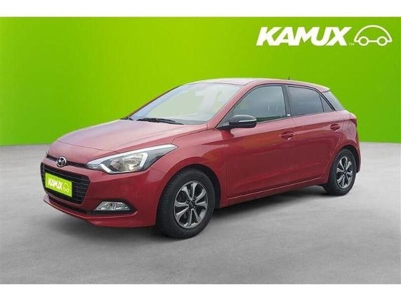 Gebraucht Hyundai i20 Passion 84 PS (61 kW) 2018 Rot Limousine