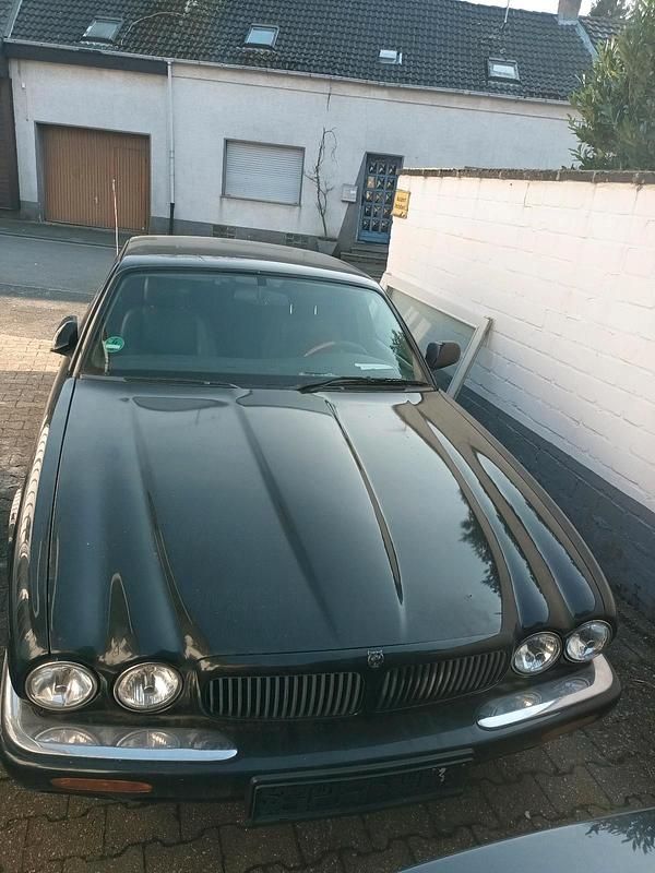 Grau Gebraucht 1999 Jaguar XJ Limousine | 1.699 € (Fairer Preis) - Bild 1/4