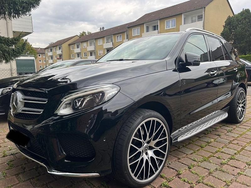 Schwarz Gebraucht 2015 Mercedes GLE500 AMG SUV | 38.500 € (Teuer) - Bild 1/4