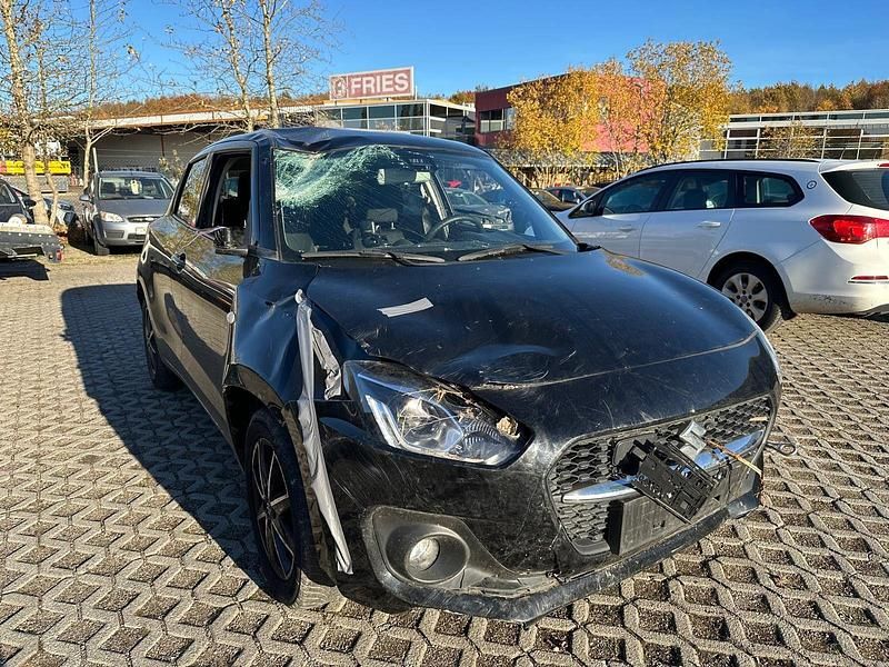 Gebraucht Suzuki Swift 83 PS (61 kW) 2023 Schwarz Kleinwagen