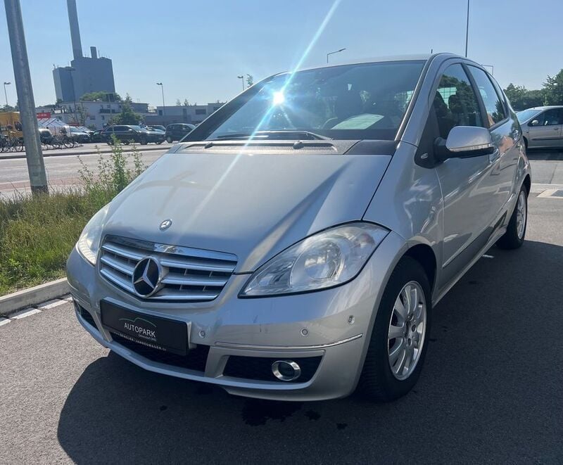 Silber Gebraucht 2010 Mercedes A180 Limousine | 4.500 € (Guter Preis) - Bild 1/4