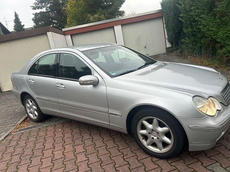 Silber Gebraucht 2000 Mercedes C240 Elegance Limousine | 2.650 € (Fairer Preis) - Bild 1/4