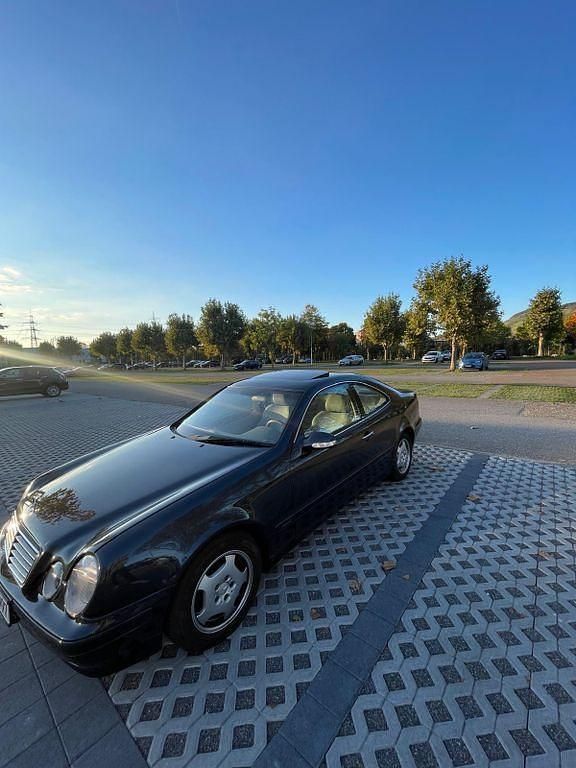 Schwarz Gebraucht 2000 Mercedes CLK200 Elegance Coupé | 2.950 € (Superpreis) - Bild 1/4
