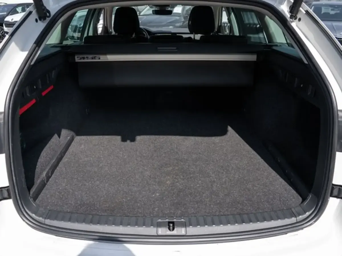Gebraucht Skoda Octavia Style 204 PS (150 kW) 2022 Weiß Kombi