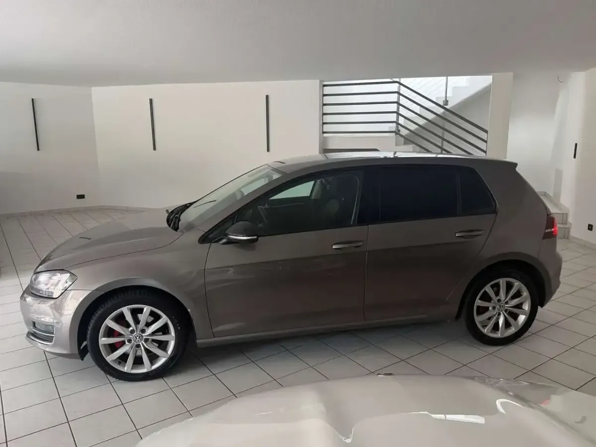 Gebraucht VW Golf VII Highline 122 PS (89 kW) 2014 Limestone grey metallic Limousine