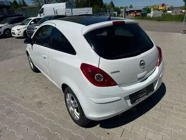 Gebraucht Opel Corsa Active 101 PS (74 kW) 2013 Weiß Kleinwagen