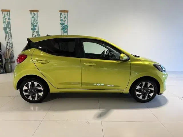 Neu Hyundai i10 GO! 79 PS (58 kW) 2025 Mangrove green pearl Kleinwagen
